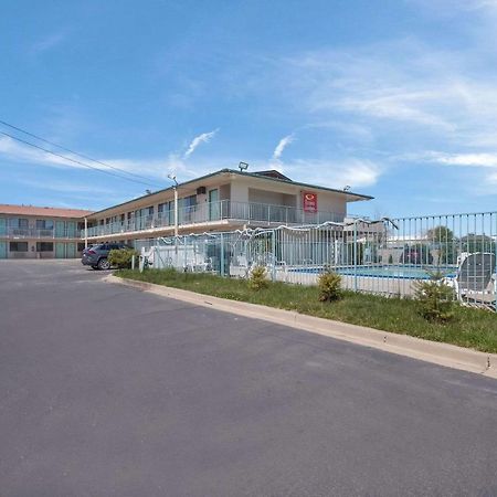 Econo Lodge Якима Экстерьер фото