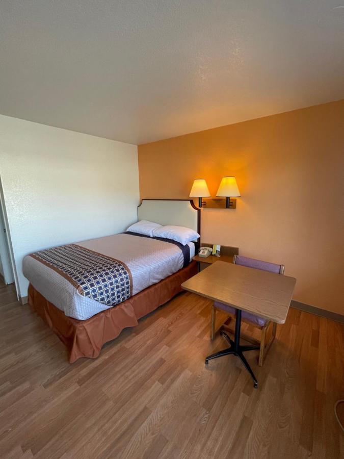 Econo Lodge Якима Экстерьер фото