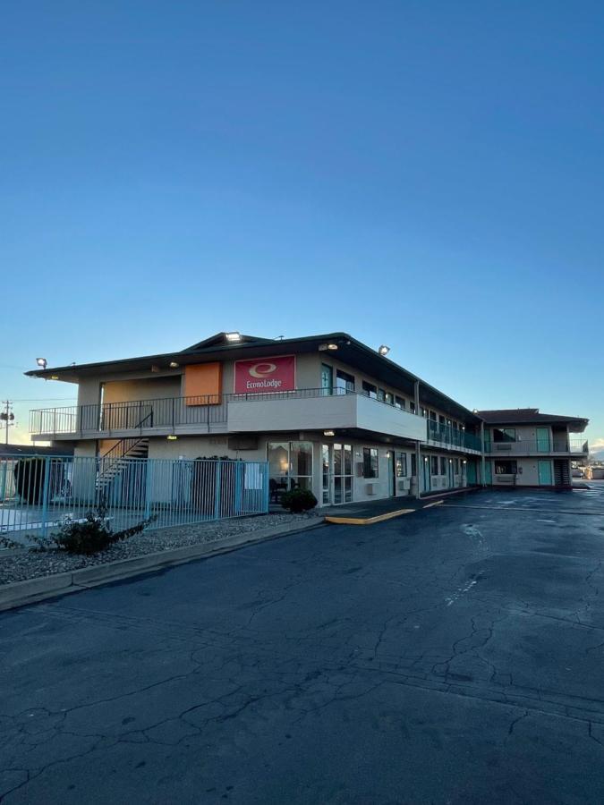 Econo Lodge Якима Экстерьер фото