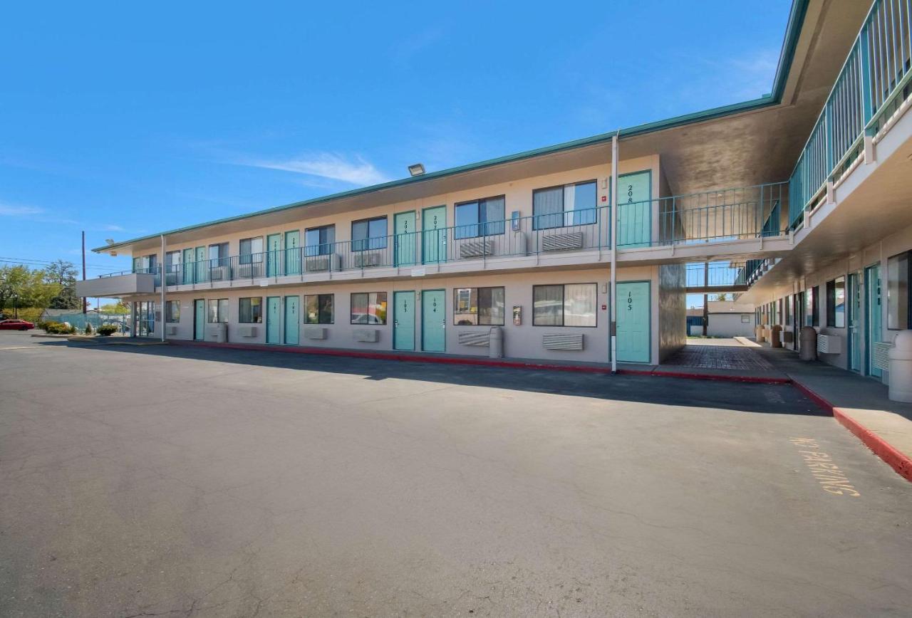 Econo Lodge Якима Экстерьер фото