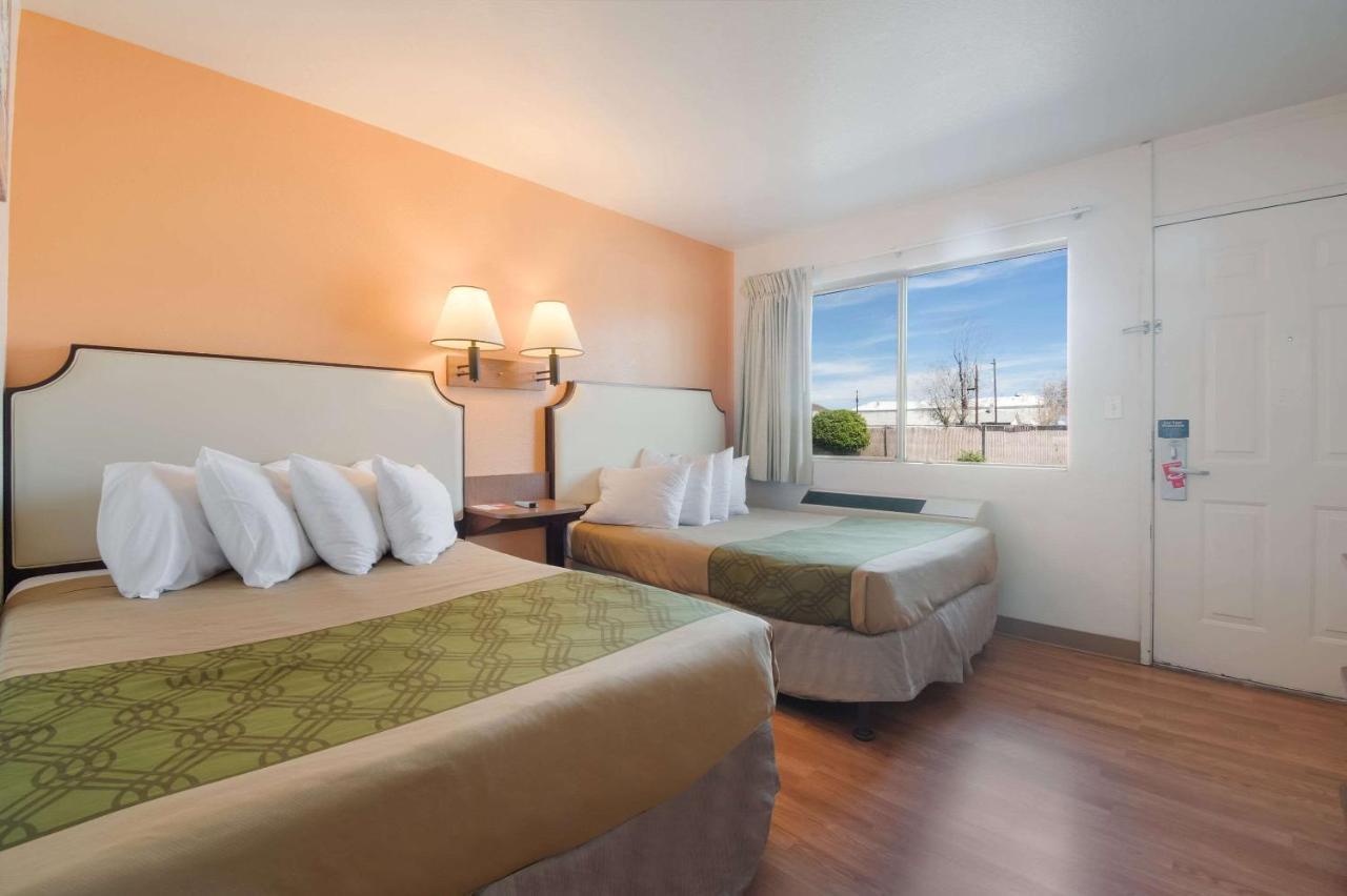 Econo Lodge Якима Экстерьер фото